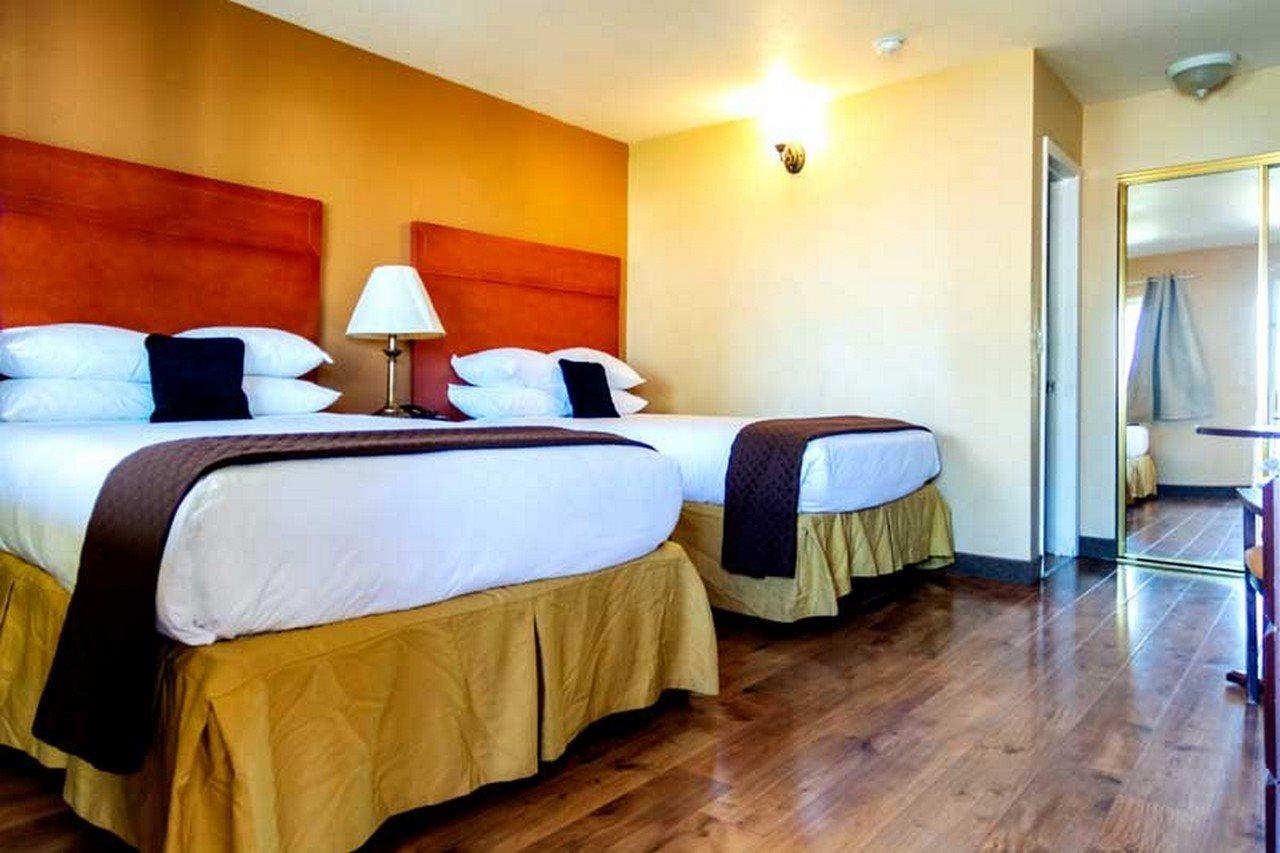 Red Lion Inn & Suites Cathedral City Palm Springs Экстерьер фото