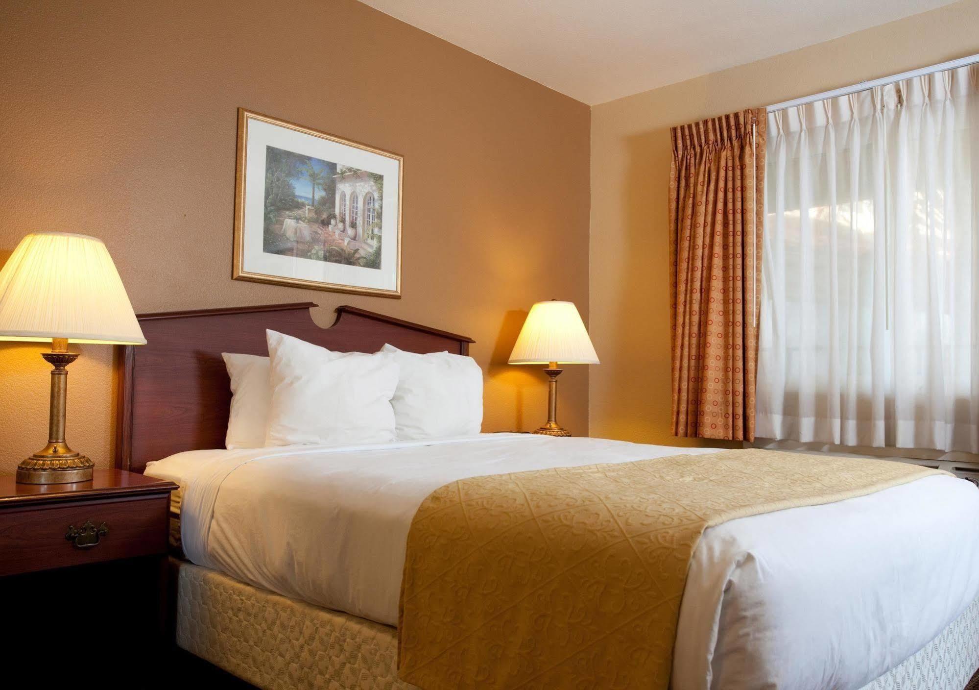 Red Lion Inn & Suites Cathedral City Palm Springs Экстерьер фото