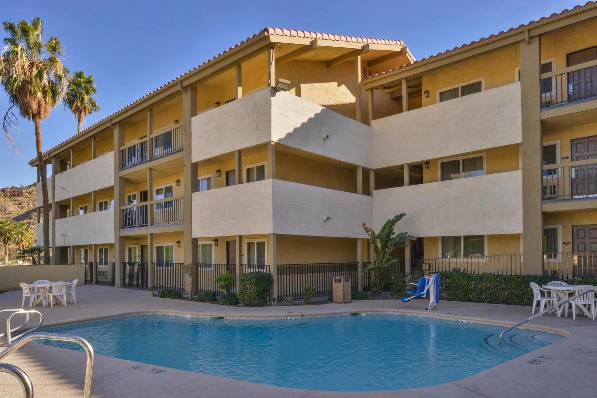 Red Lion Inn & Suites Cathedral City Palm Springs Экстерьер фото